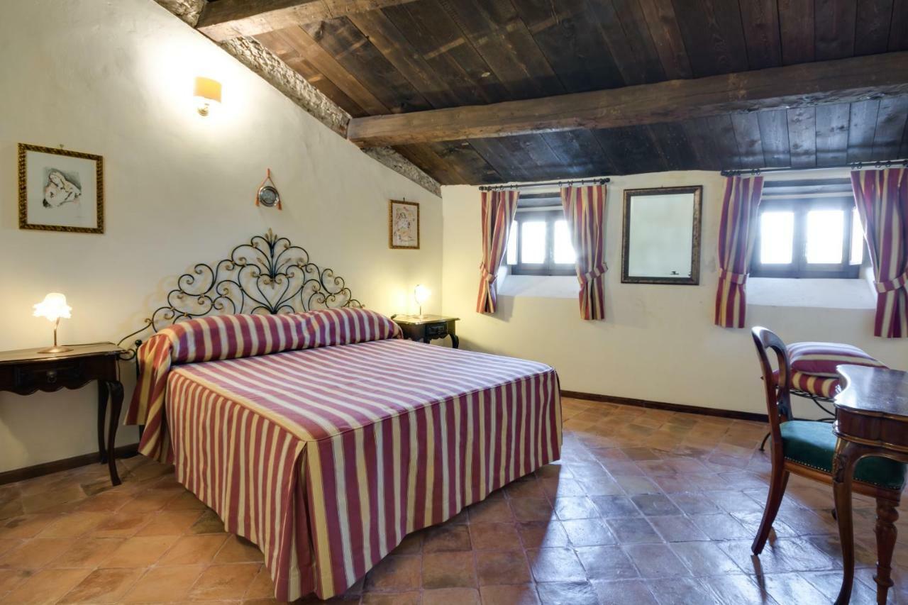 Castello Di Caccuri Suites Extérieur photo