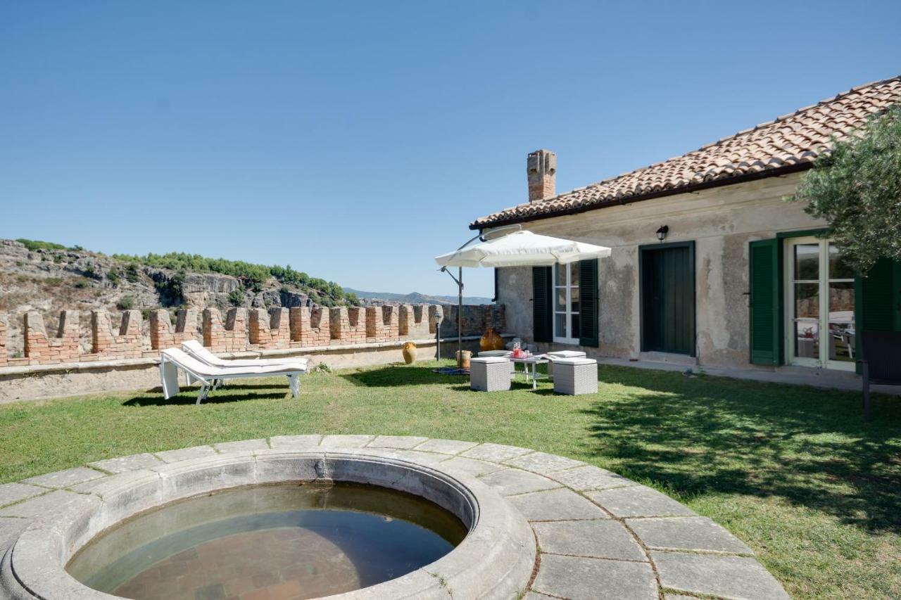 Castello Di Caccuri Suites Extérieur photo