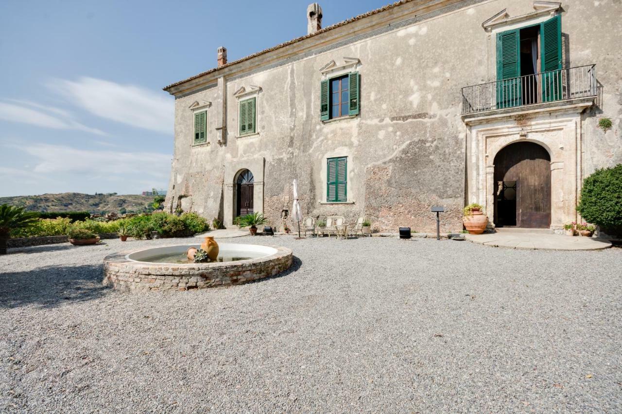 Castello Di Caccuri Suites Extérieur photo