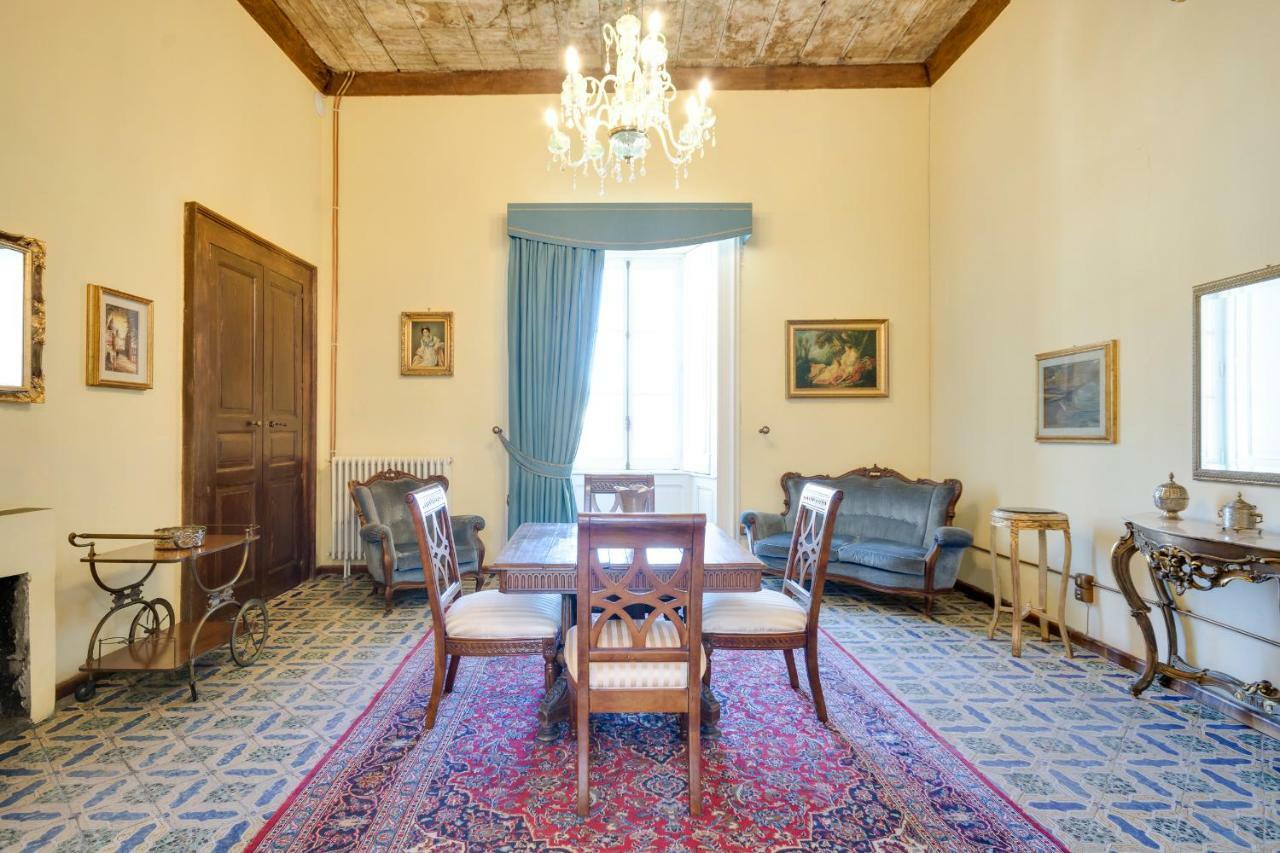 Castello Di Caccuri Suites Extérieur photo