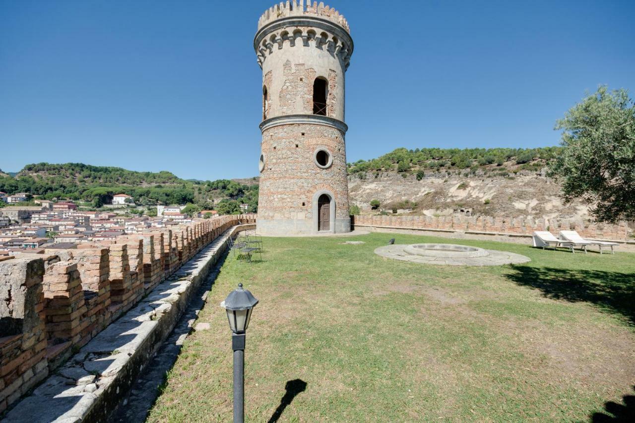 Castello Di Caccuri Suites Extérieur photo