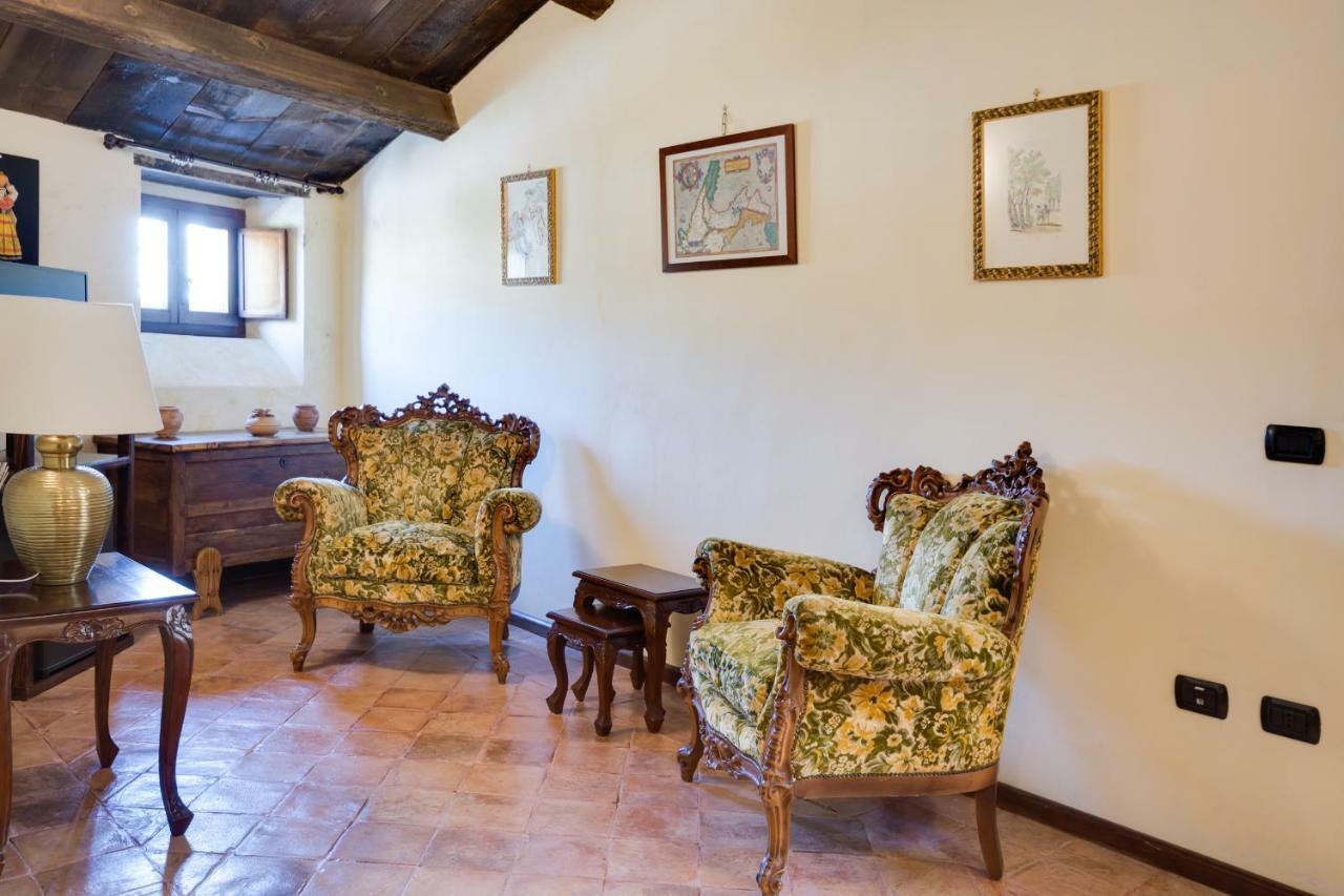 Castello Di Caccuri Suites Extérieur photo