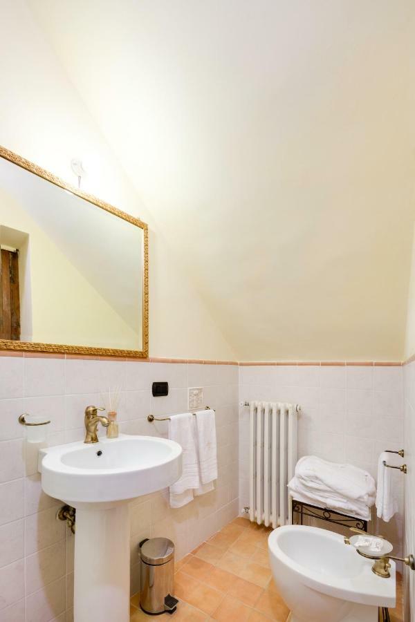 Castello Di Caccuri Suites Extérieur photo